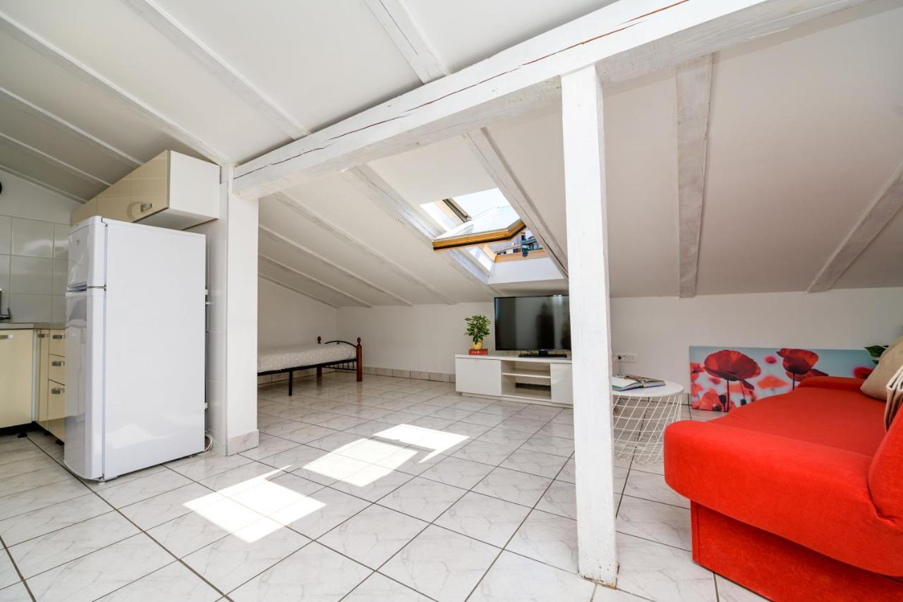 House Rosa Apartment Mali Losinj Exterior photo